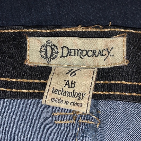 Democracy Jeans - Picture 3 of 7